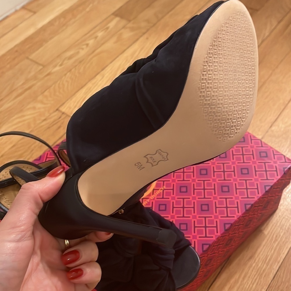 NWT Tory Burch Eleanor 105mm Sandals in Navy - size 5 - Picture 7 of 7